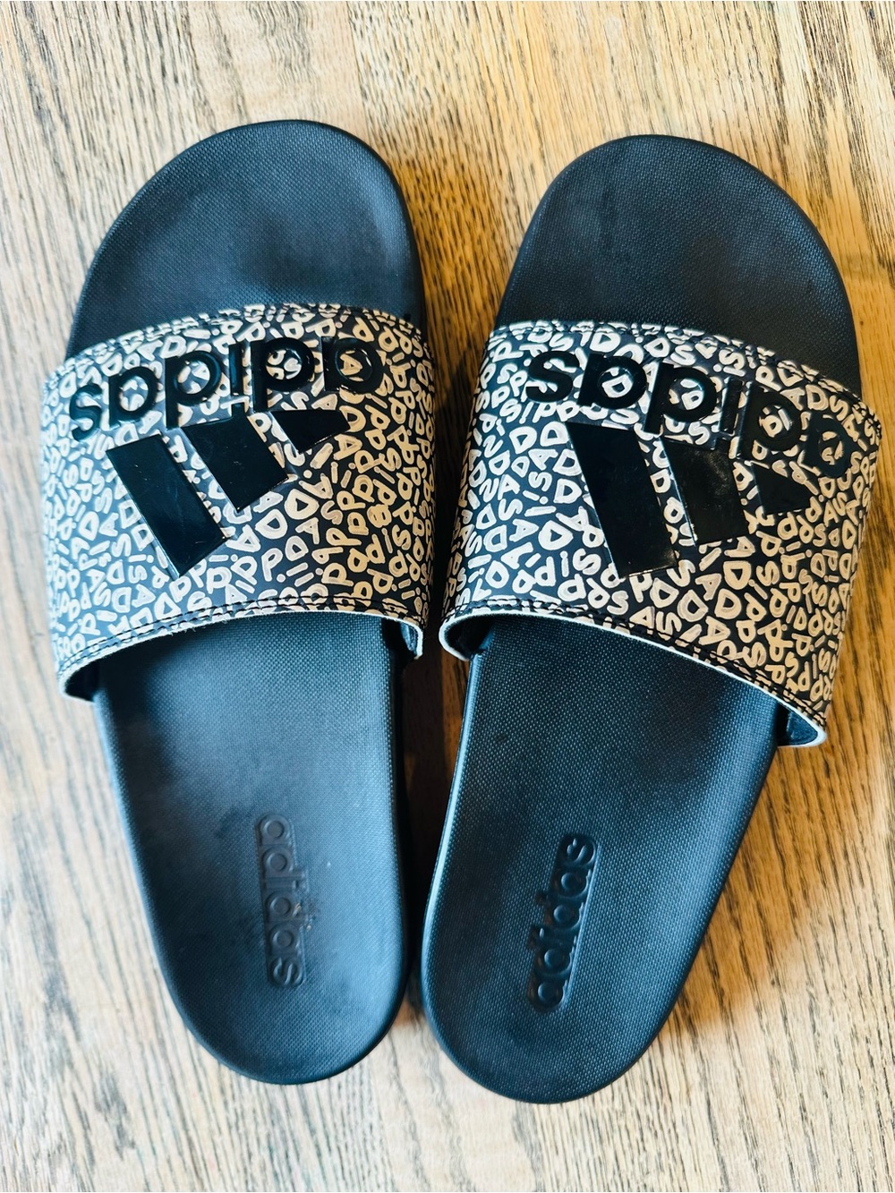 adidas women’s Black & beige Pattern Logo Slide Sandals